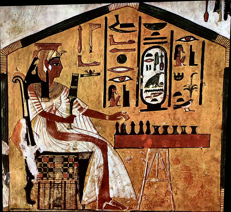 Néfertari jouant au senet. Peinture dans la tombe de la reine.